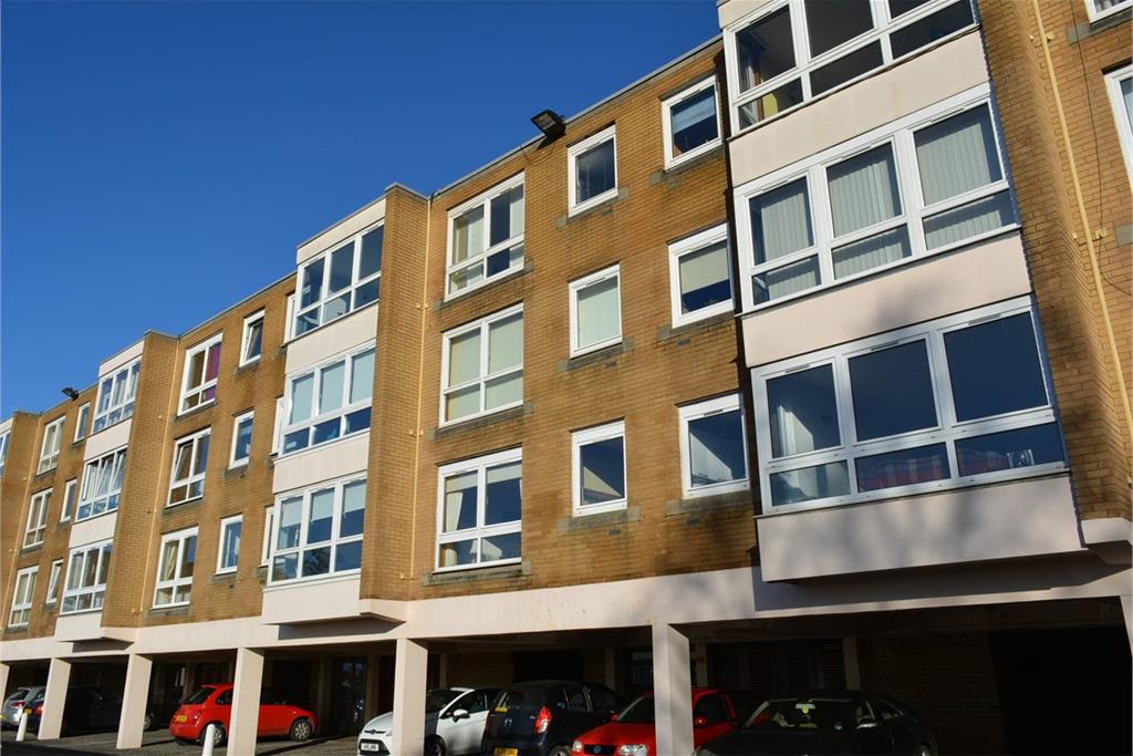 122B Southbrae Drive, Glasgow G13 1TZ