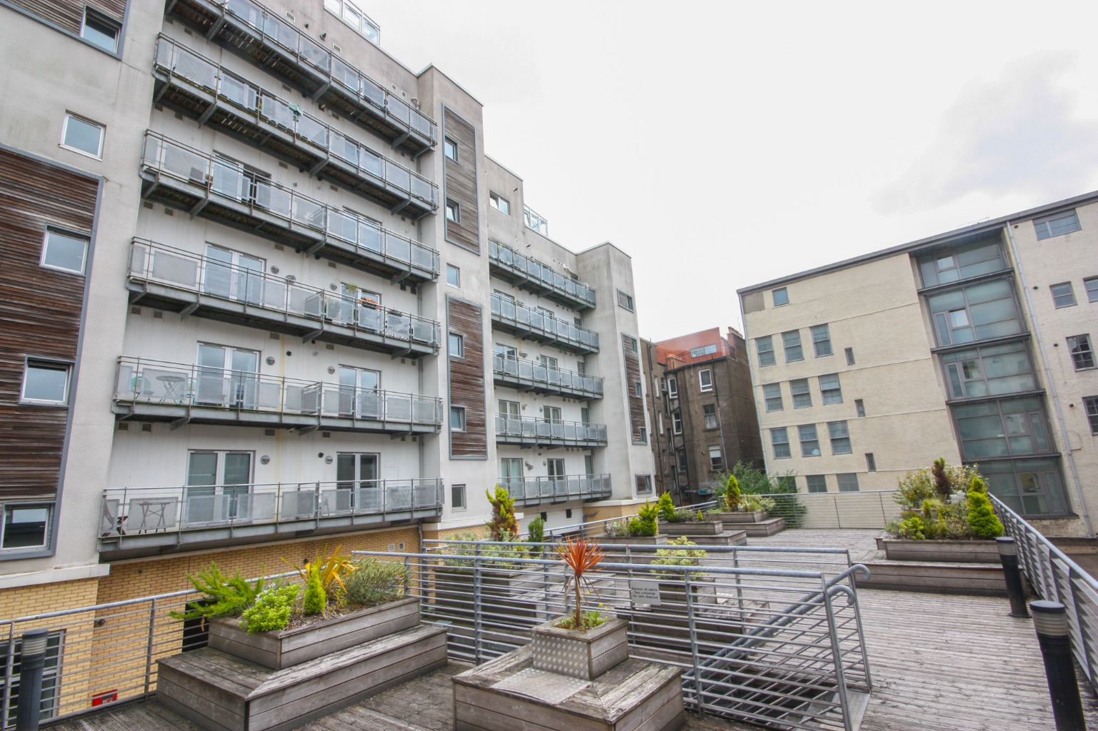 Flat 2/1 75 Port Dundas Road Glasgow G4 0HF